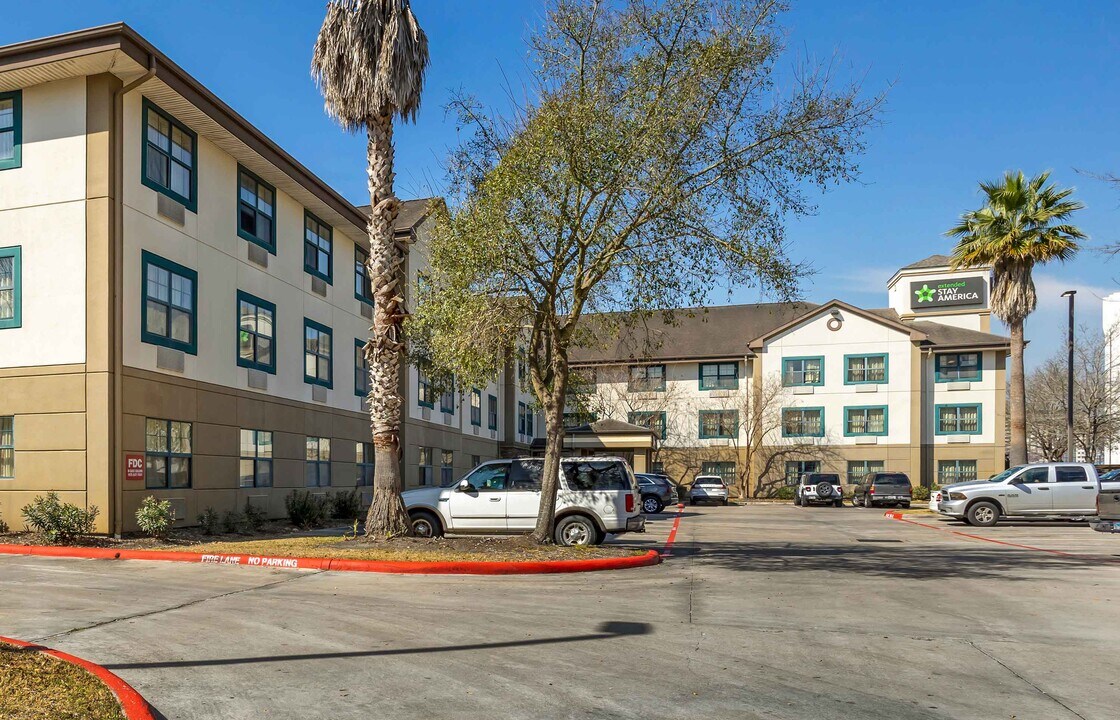 Furnished Studio-Houston - I-10 West - Cit in Houston, TX - Building Photo