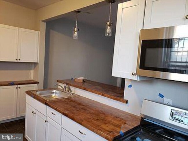 5225 Spruce St photo'