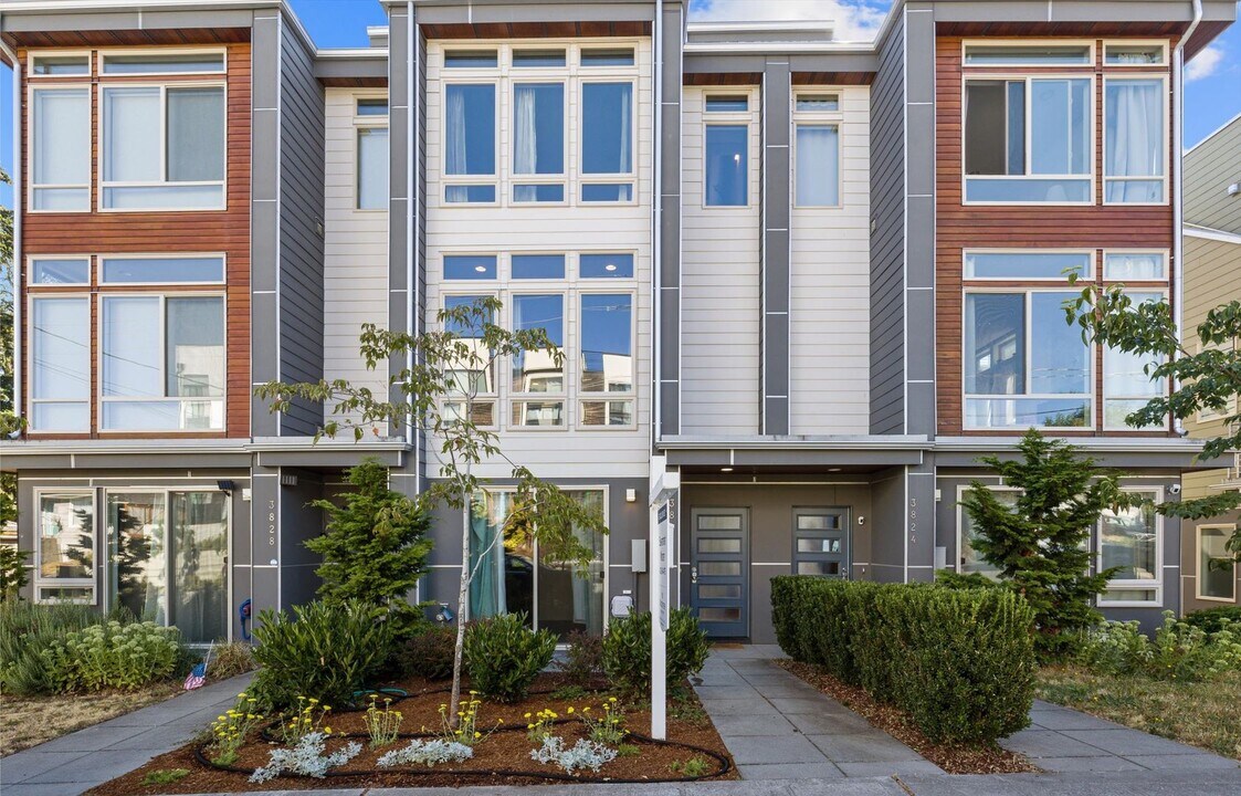 3826 23rd Ave W in Seattle, WA - Building Photo