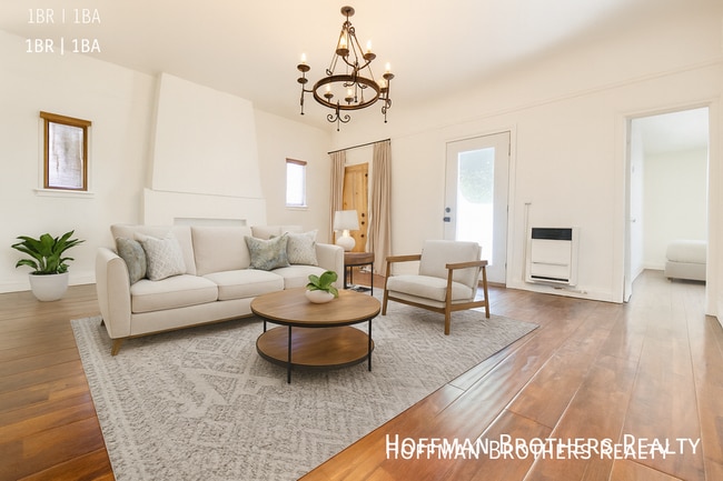 415 1/2 S. Coronado St