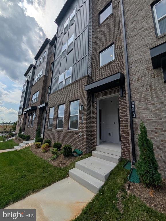 9985 -B Justify Run in Laurel, MD - Building Photo - Building Photo