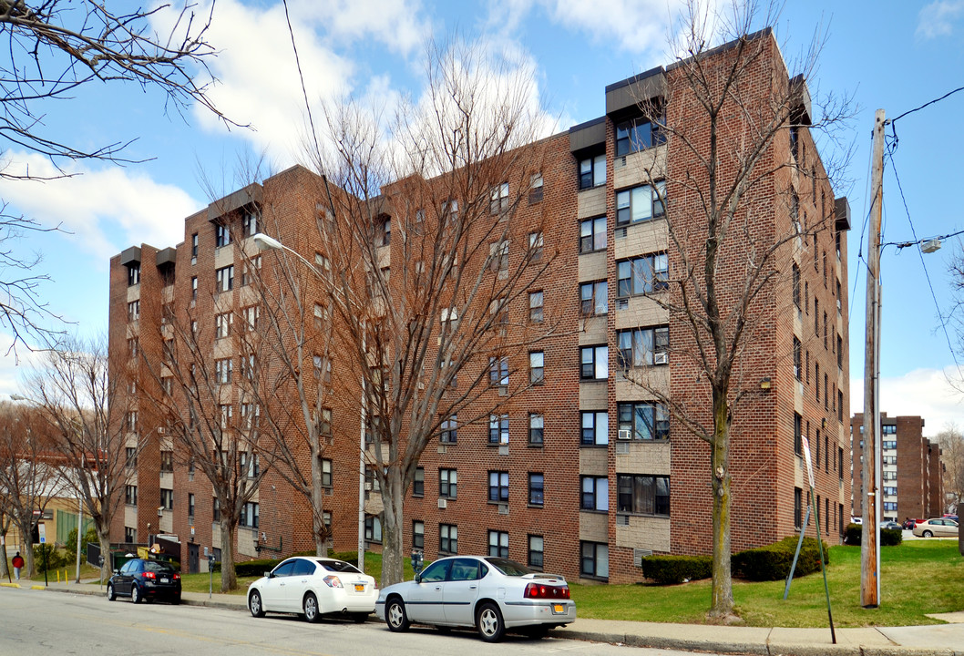 Crossroads in Peekskill, NY - Building Photo