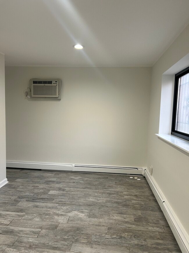 17-19 68th St, Unit 1 in Guttenberg, NJ - Foto de edificio - Building Photo