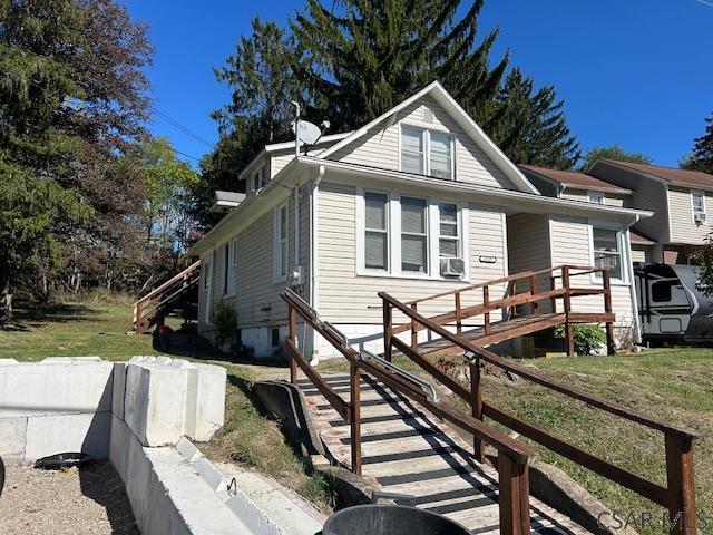 1717 Winter St in Johnstown, PA - Building Photo