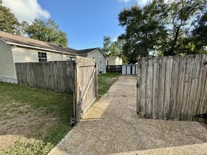 1949 Pascagoula St in Pascagoula, MS - Building Photo - Building Photo