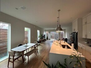 4537 Lafayette St in Dallas, TX - Building Photo - Building Photo