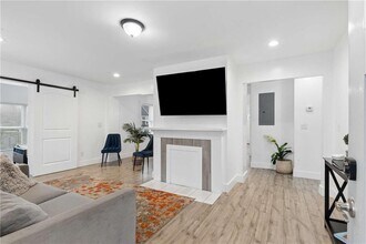 1298 Gideons Dr SW in Atlanta, GA - Building Photo - Building Photo