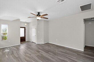 7234 Cozy Run in San Antonio, TX - Building Photo - Building Photo