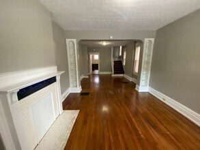 2355 Summit St in Columbus, OH - Building Photo - Building Photo