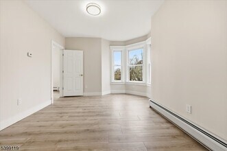 162 Walnut St in Montclair, NJ - Building Photo - Building Photo