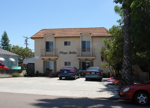 945 Chalcedony St in San Diego, CA - Building Photo - Building Photo