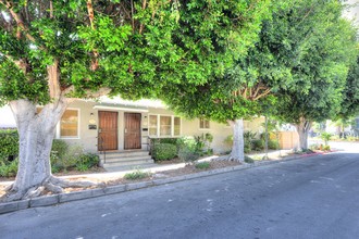 3792-3794 Ashwood Ave in Los Angeles, CA - Building Photo - Building Photo