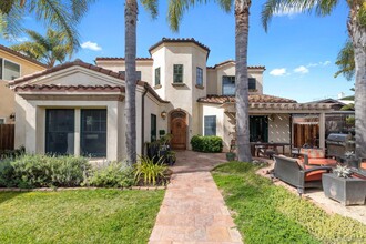 5528 Linda Rosa in La Jolla, CA - Building Photo - Building Photo
