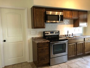 720 Aurora Ave, Unit Apt. B in Lexington, KY - Foto de edificio - Building Photo