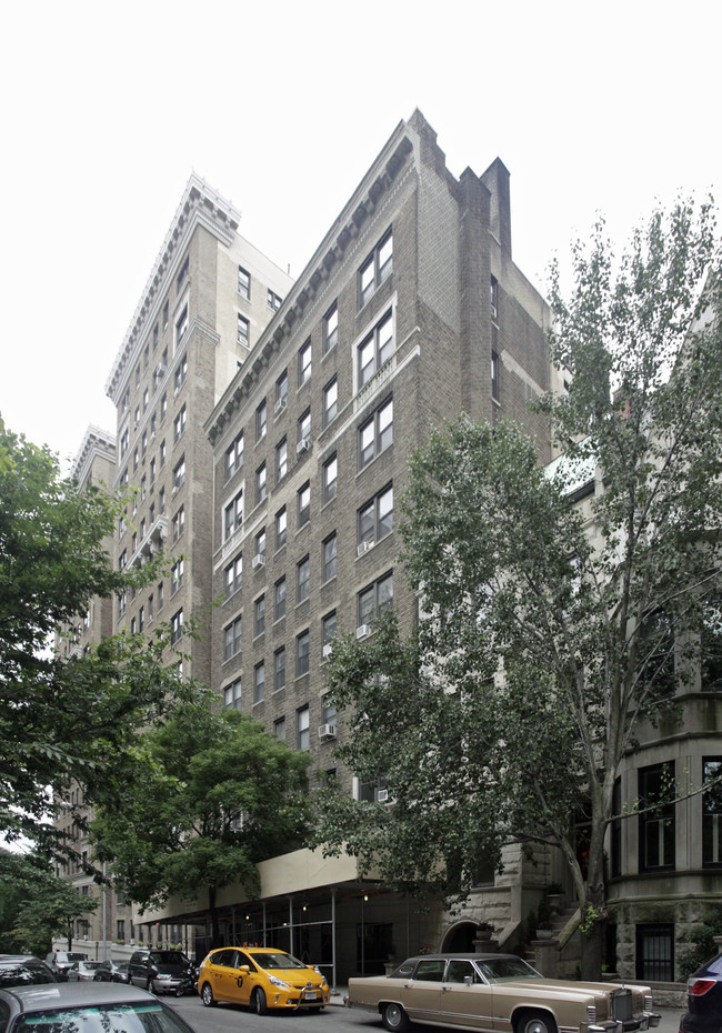 315 W 102nd St in New York, NY - Building Photo - Building Photo