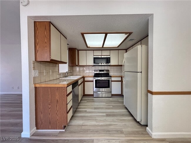property at 1341 Del Mar St