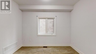 21 Allinson Ln in Uxbridge, ON - Building Photo - Building Photo