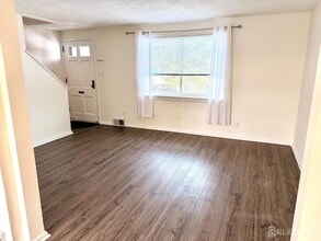 139 Newman St in Metuchen, NJ - Building Photo - Building Photo