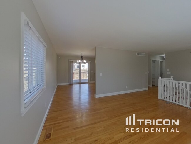 4451 Johnny Cake Ridge Rd in Eagan, MN - Building Photo - Building Photo