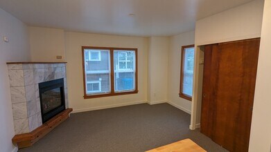 3508 Wallingford Ave N in Seattle, WA - Foto de edificio - Building Photo