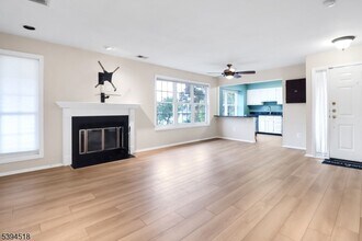 121 Country Club Dr in Union, NJ - Building Photo - Building Photo