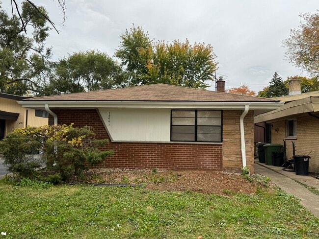 15041 Oak St in Dolton, IL - Building Photo - Building Photo