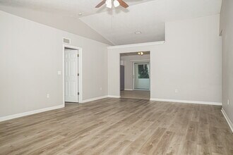 7180 Mauna Loa Blvd in Sarasota, FL - Building Photo - Building Photo