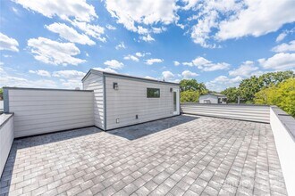 1008 Westbrook Dr in Charlotte, NC - Building Photo - Building Photo