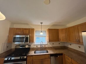 37 Violetwood Cir in Marlborough, MA - Building Photo - Building Photo