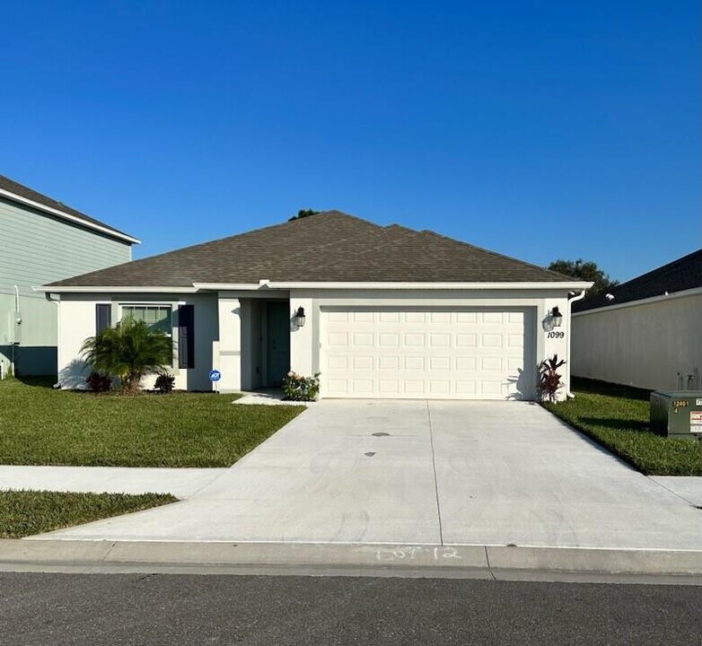 1099 Dania Cir in Palm Bay, FL - Building Photo
