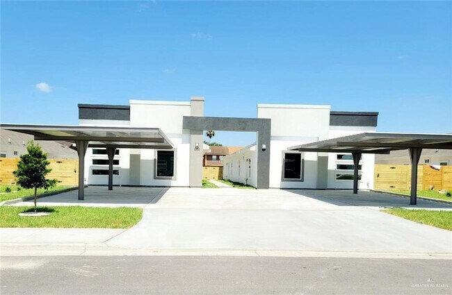 9 South Dr in Pharr, TX - Building Photo - Building Photo