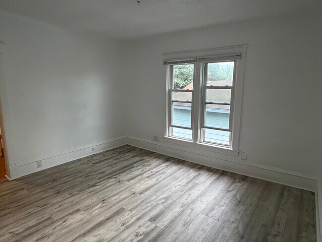 615 Taylor St NE, Unit 615 Taylor St #2 in Minneapolis, MN - Building Photo - Building Photo