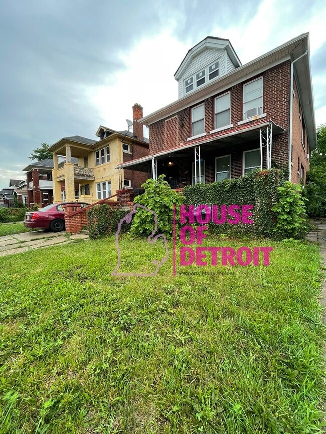 property at 5061 Hillsboro St