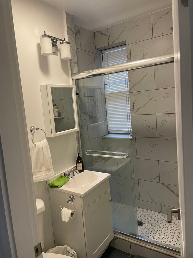 81 Park Dr, Unit 5 in Boston, MA - Building Photo - Building Photo