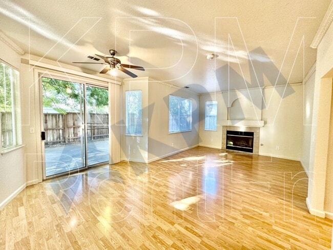 3059 Carousel Cir in Stockton, CA - Building Photo - Building Photo