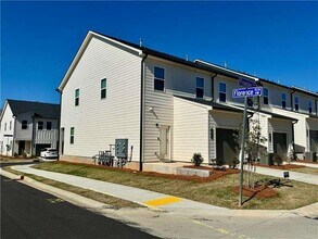 1478 Pinedale Crst NW in Atlanta, GA - Building Photo - Building Photo