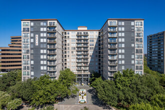 SKYE of Turtle Creek in Dallas, TX - Building Photo - Building Photo