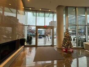 161 W Georgia St in Vancouver, BC - Building Photo - Building Photo