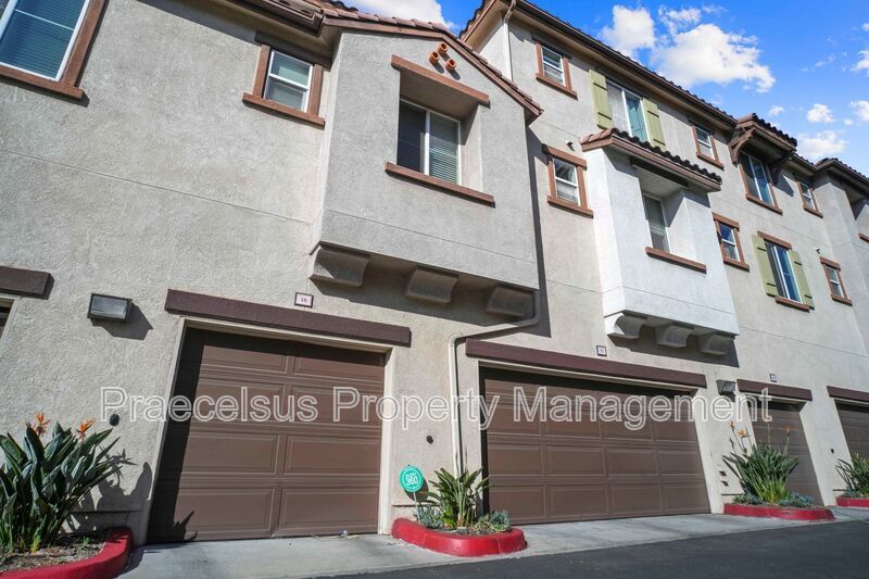 2155 Caminito Leonzio in Chula Vista, CA - Building Photo