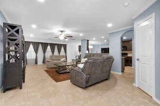 1604 Hickory Burl Ln in Conroe, TX - Building Photo - Building Photo