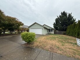 4449 Samantha Ct NE in Salem, OR - Building Photo