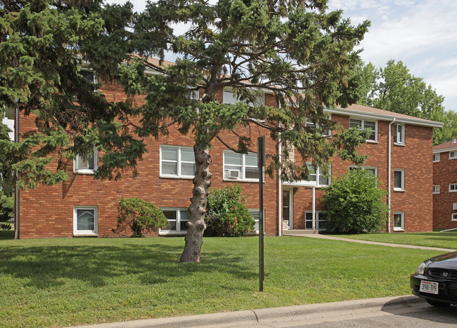 Rose Park Apartments in Roseville, MN - Building Photo - Building Photo