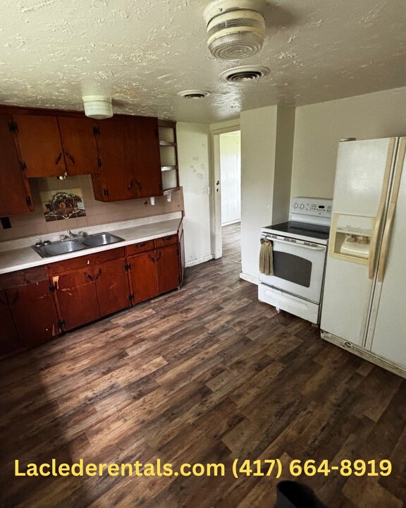 25753 Pelican Dr in Lebanon, MO - Building Photo