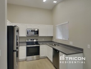 21434 N 33rd Ave in Phoenix, AZ - Building Photo - Building Photo