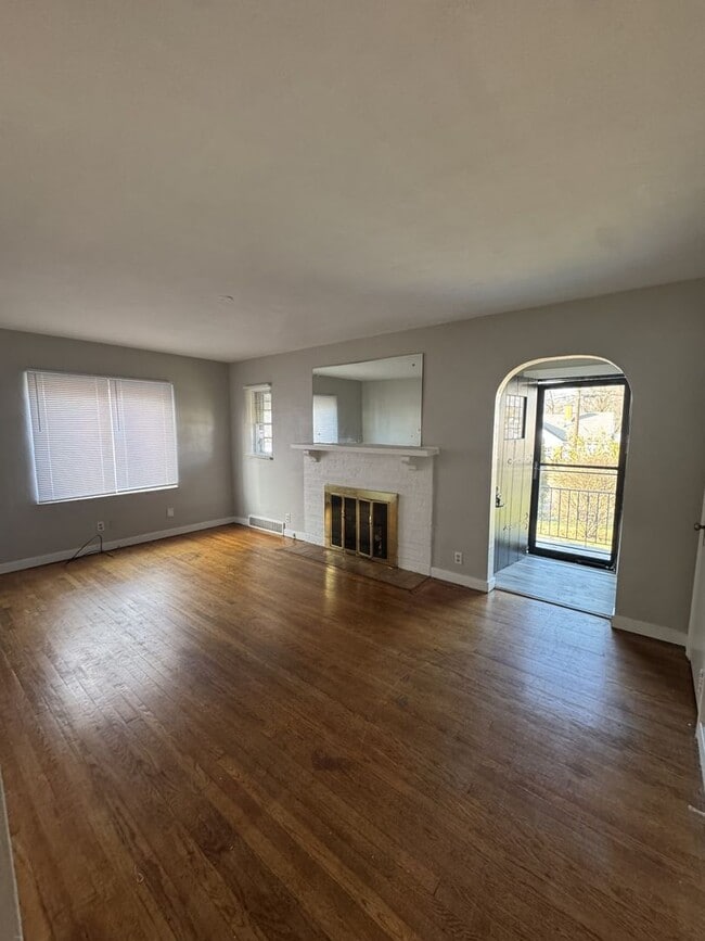 1944 Victoria Ave in Dayton, OH - Building Photo - Building Photo