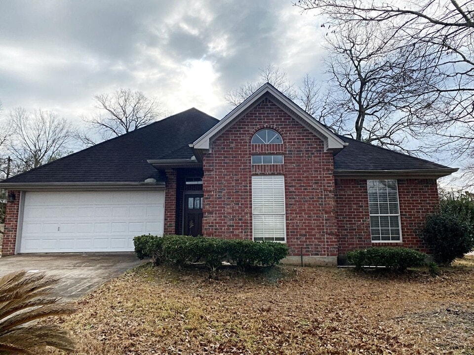 1808 Erin Dr in Vidor, TX - Building Photo
