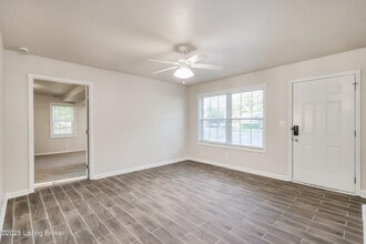 10795 Millers Ln in Louisville, KY - Building Photo - Building Photo