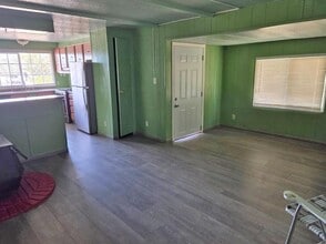 9857 Avenal St in Oak Hills, CA - Building Photo - Building Photo