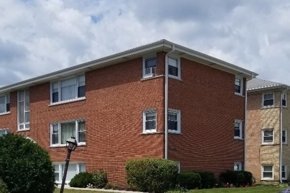 6914 N Rosemary Ave, Unit 1 in Niles, IL - Foto de edificio