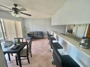 5200 NE 6th Ave in Oakland Park, FL - Building Photo - Building Photo